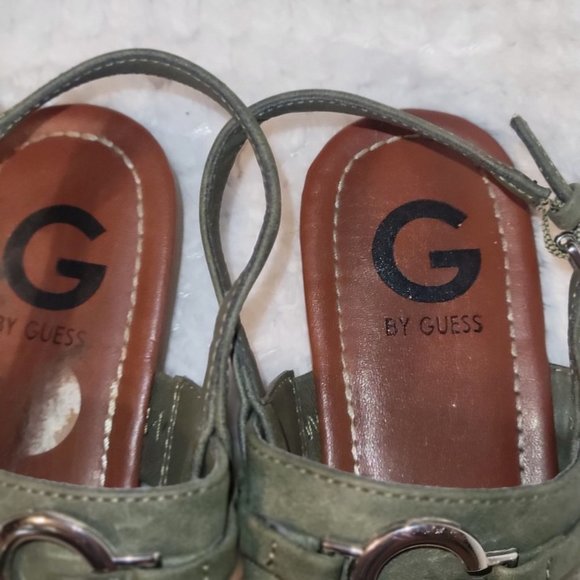 GUESS Olive green sandals with silver clasps size 8.5 - Picture 3 of 5